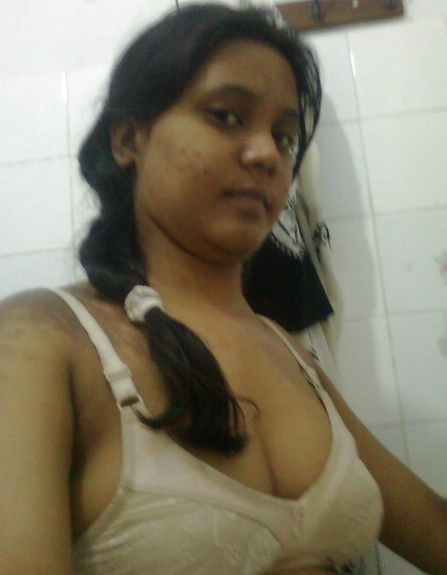Desi college girl leaked selfies