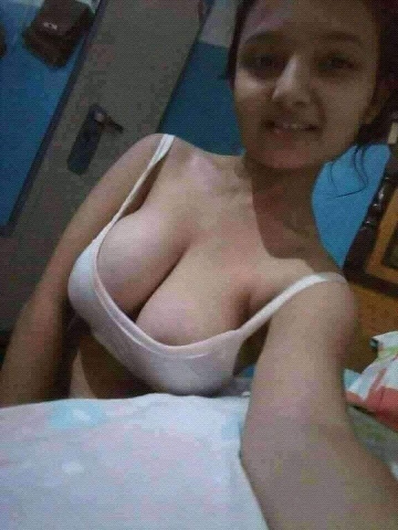 Nepali girl nude pics