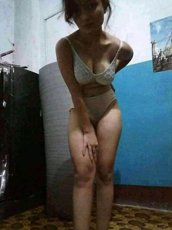 Nepali girl nude pics
