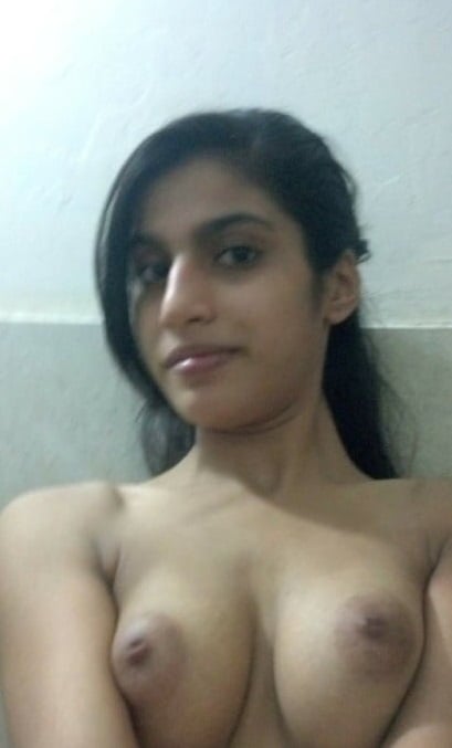 Indian college girl nude selfies