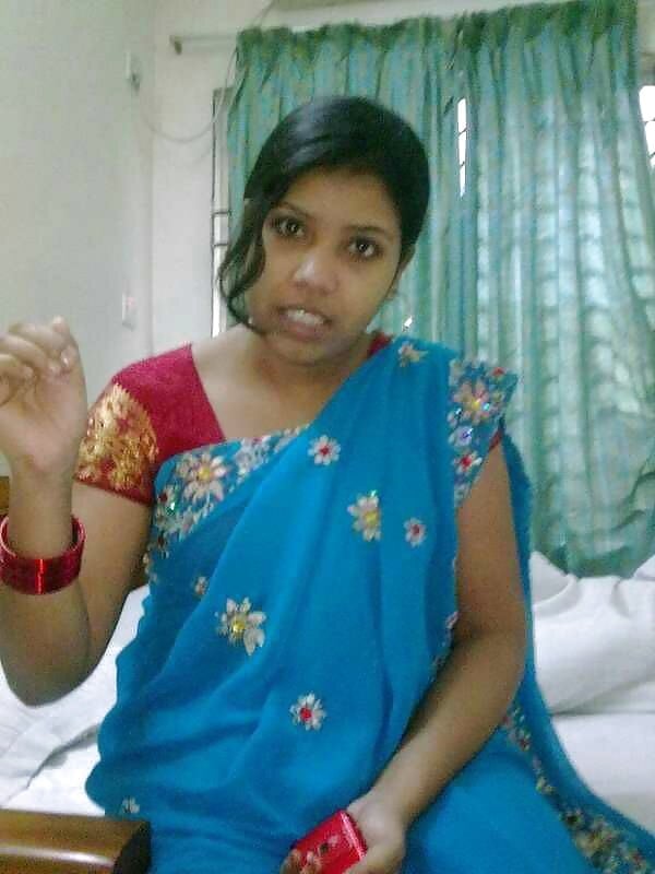 Cheating Desi wife pics of nudity