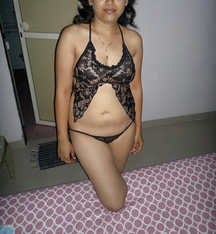 Sexy Indian college girls hot sex photos leaked by bf