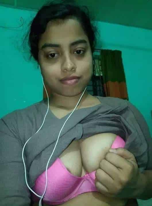 Desi GF nude photos exposed on the net by her lover