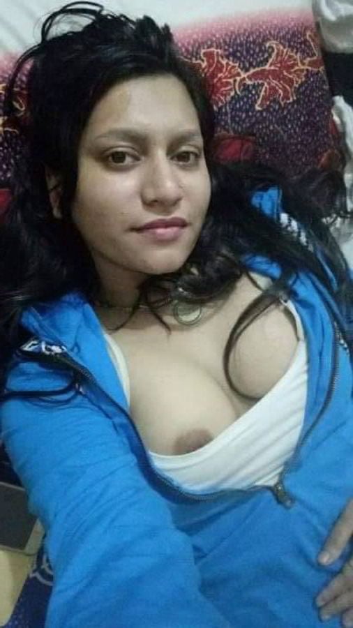 Bangladesi wife nude pics shared online
