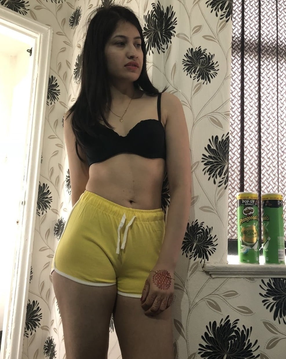 Indian college girl staircase topless pics