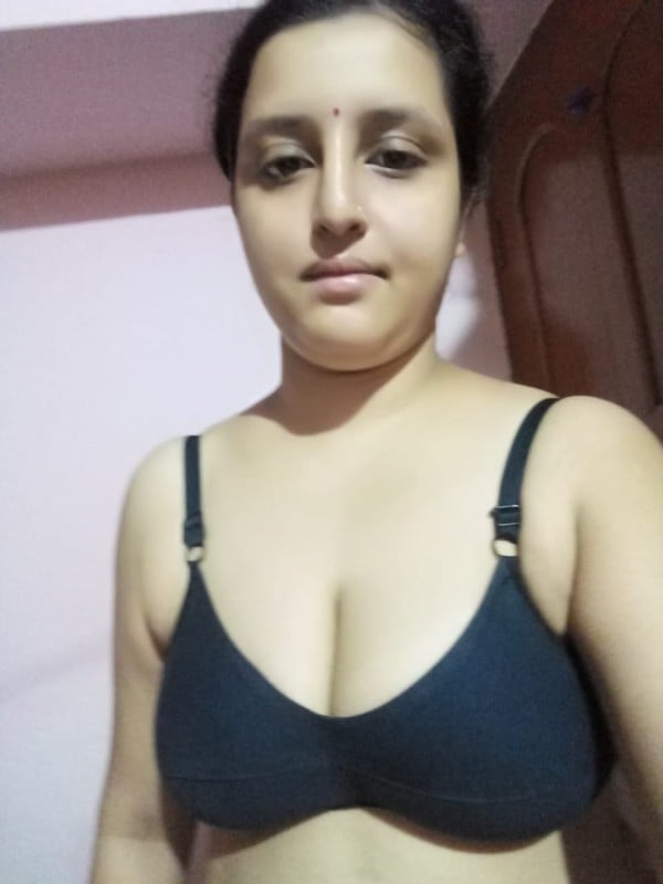 Beautiful Bengali Boudi Nude Pics