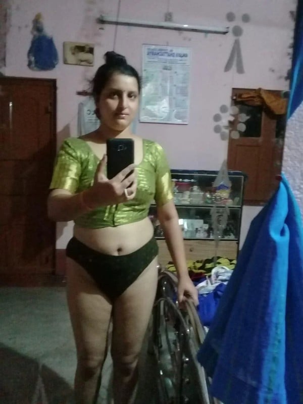 Beautiful Bengali Boudi Nude Pics