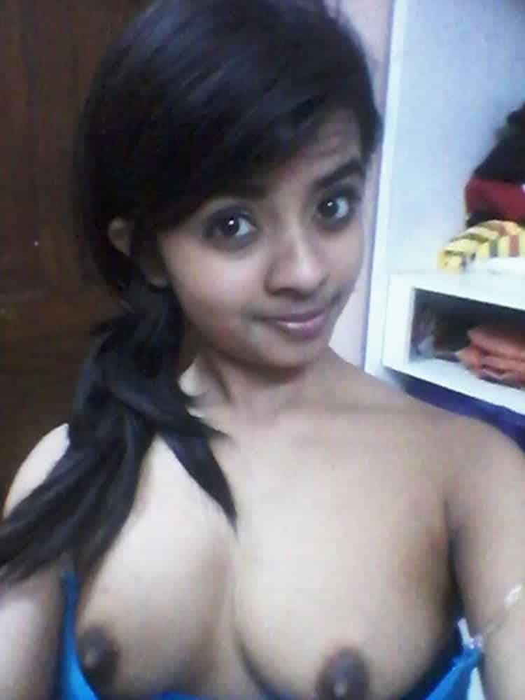 Sensational and seductive XXX Indian sex photos of college girl Yachna