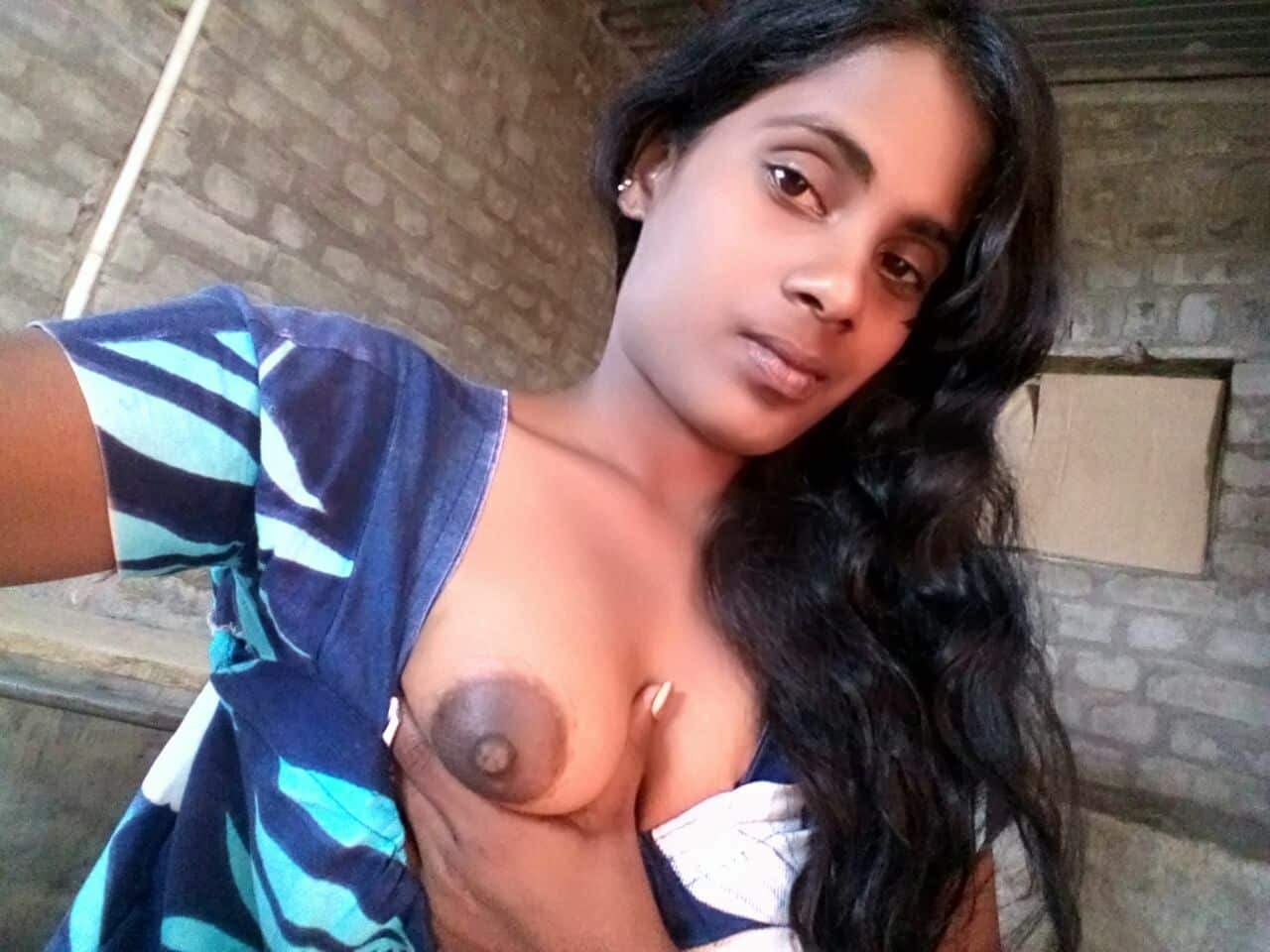 Desi village wife naked boobs photos slideshow