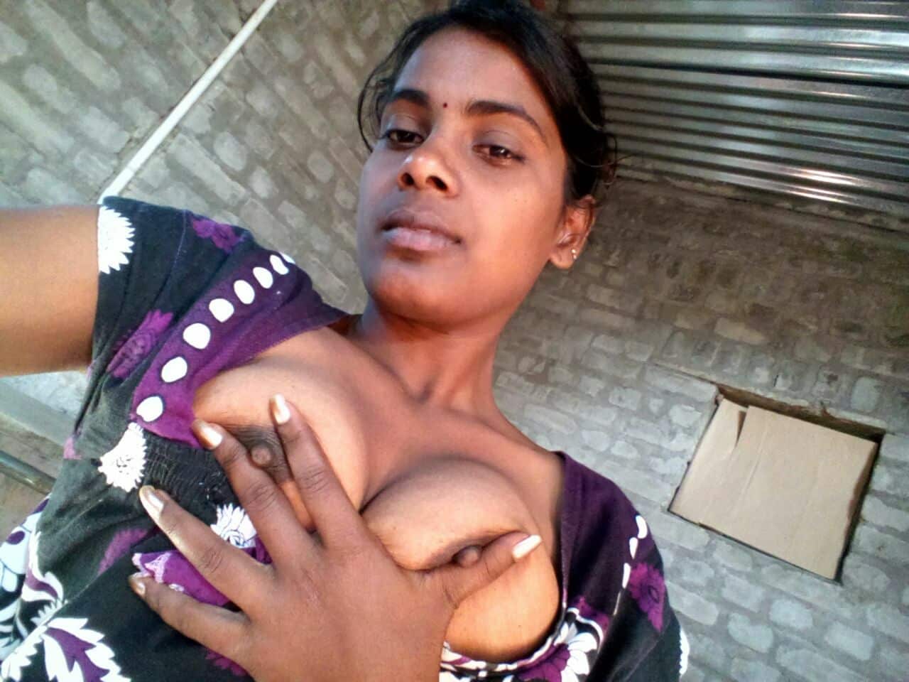Desi village wife naked boobs photos slideshow