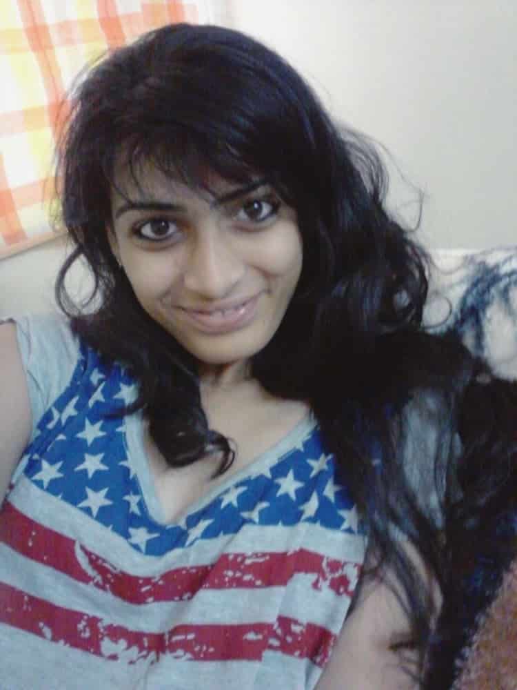Small tits Desi girl selfie photos