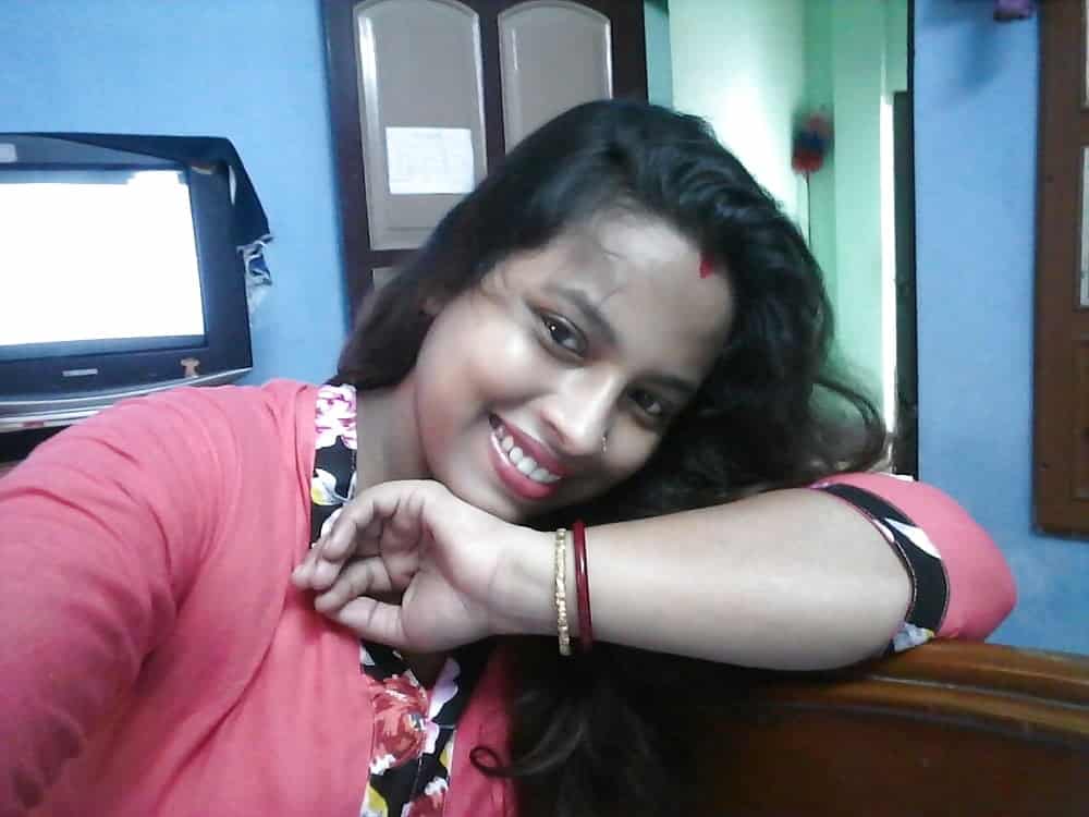 Sexy Indian xxx photos of desi college girls clicking selfies