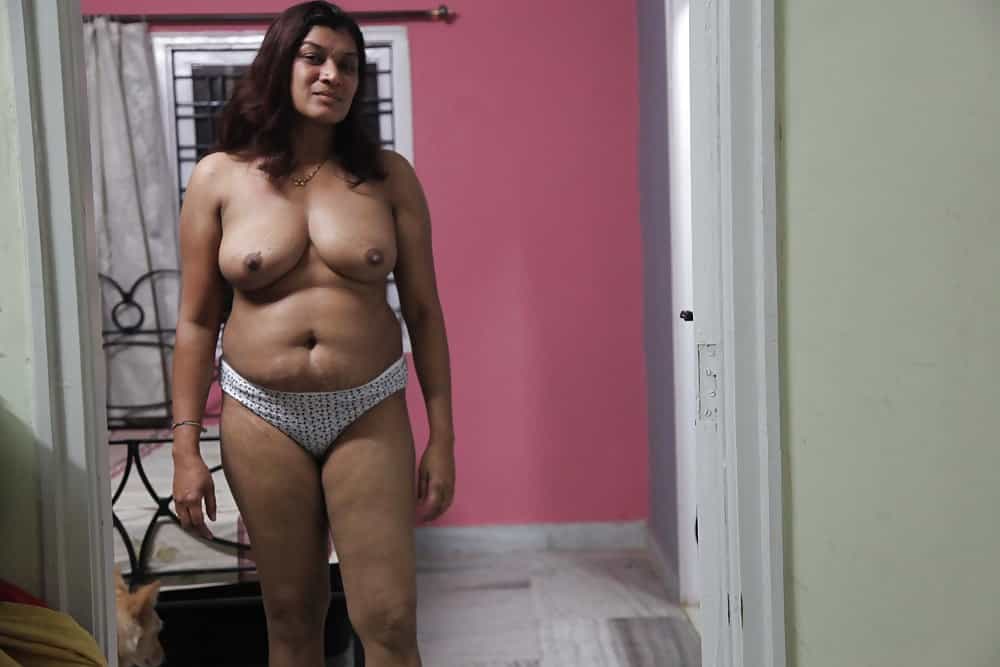 Tamil college girls exposing perfect pair of big boobs