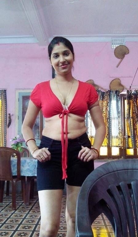 Cute wife nude pics to tempt your sex nerves