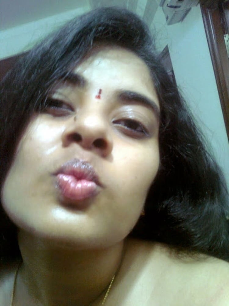 Booby Telegu wife pics leaked online