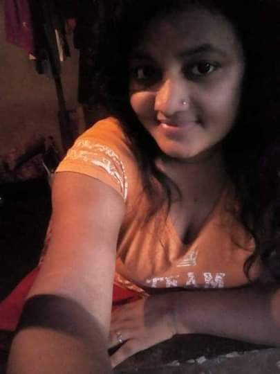 Married wife nude pics shared with her ex-lover