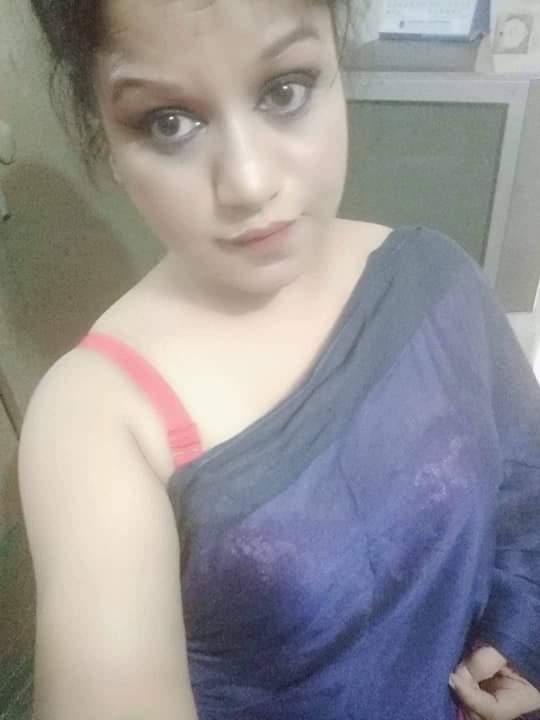 Mature sexy wife photos shared online