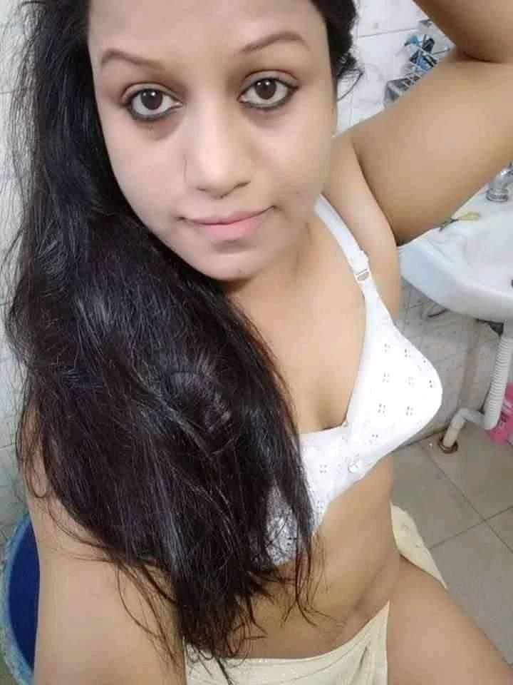 Mature sexy wife photos shared online