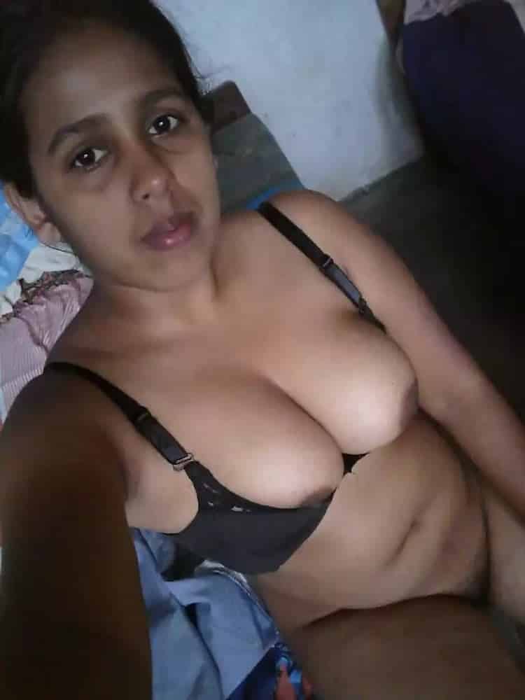 Sexy Indian wife pics for the first time in FSI