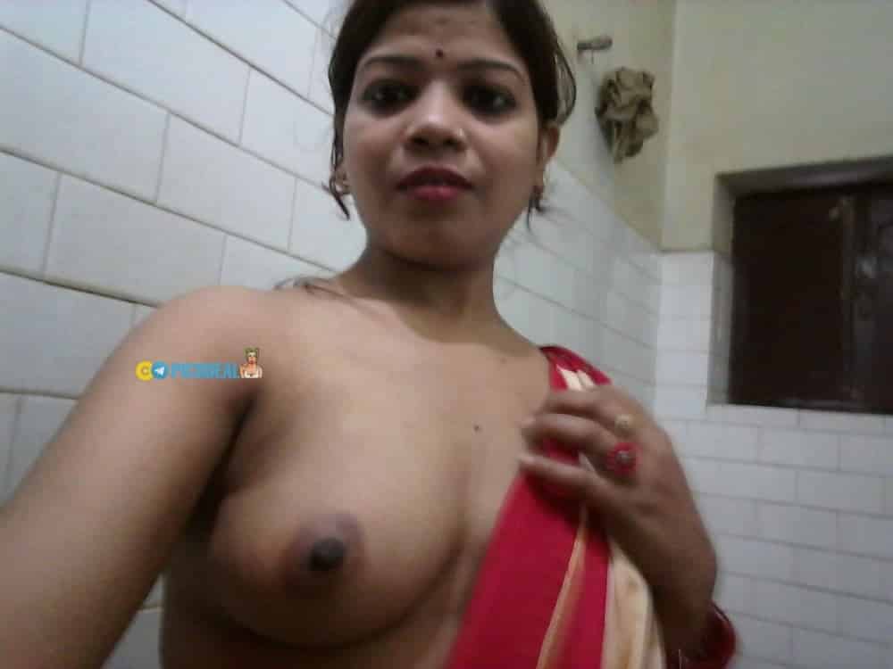 Village wife nude pics collection leaked out