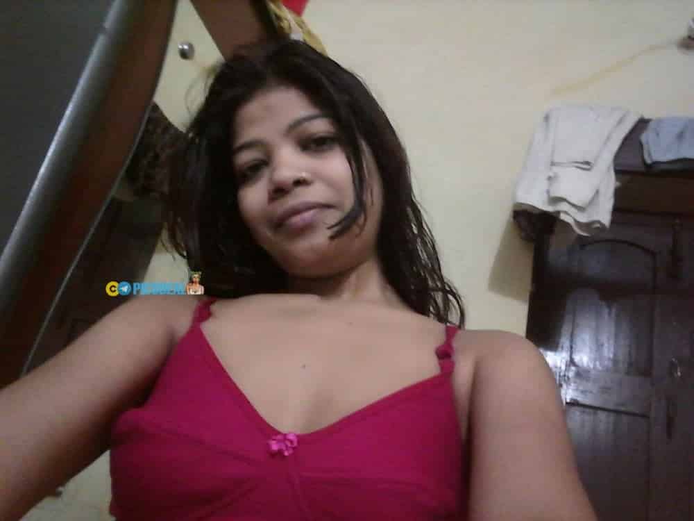 Village wife nude pics collection leaked out