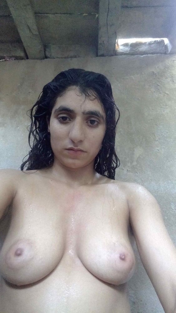 White-skinned Muslim Desi wife nude pics