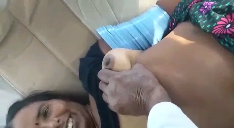 Mature village aunty boob show pics