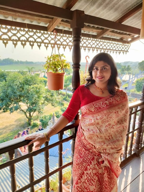 Newly married Indian girl nude sex photos