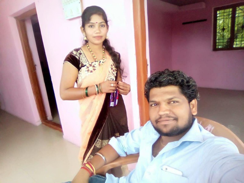 Newly married Indian girl topless photos galore