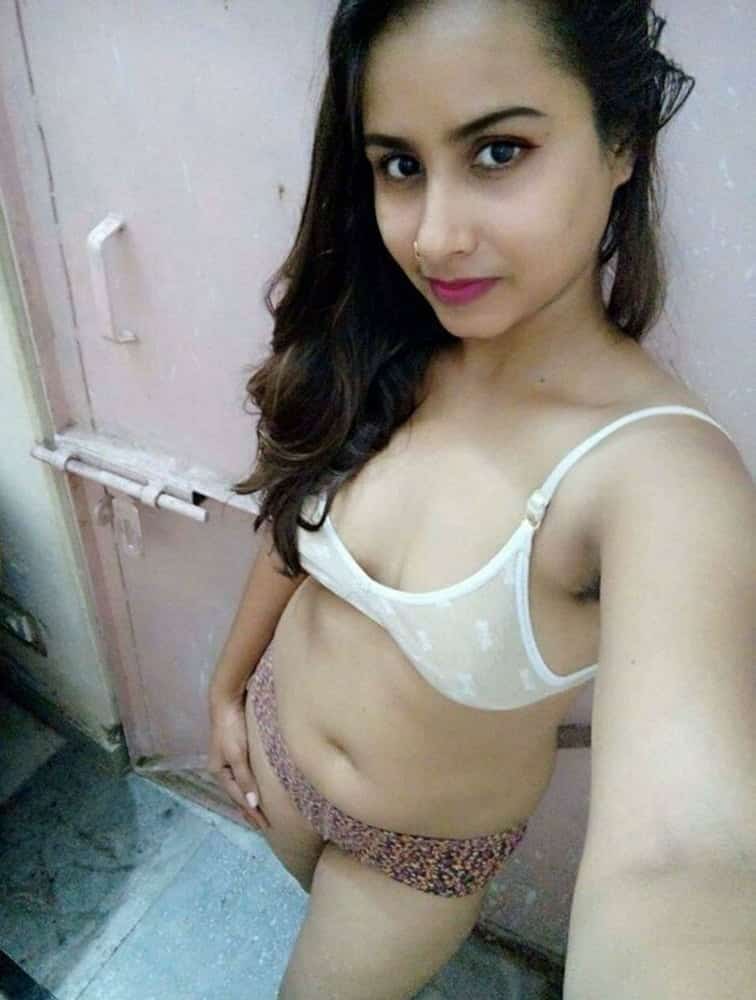 Beautiful Indian girl showing her nude body