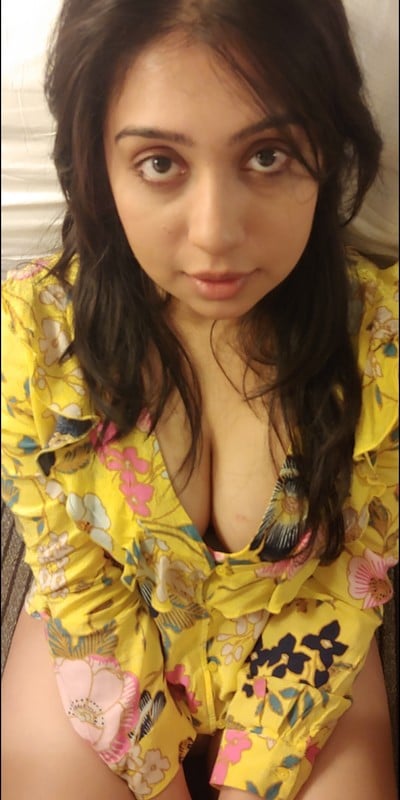 Beautiful Indian girl sex photos with boyfriend in hotel