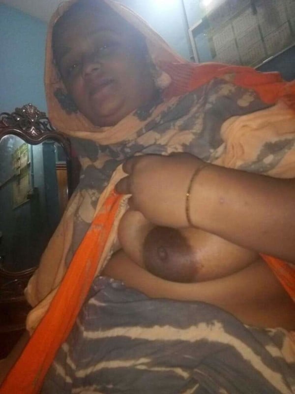 Mature Bengali chachi sex with younger guy pics