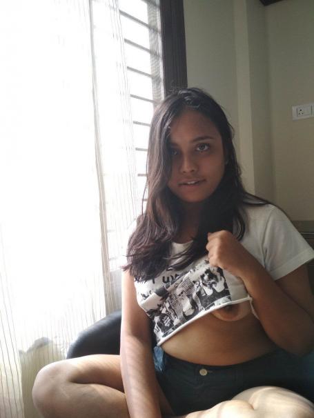 Cute Indian girl nude sex and blowjob photos