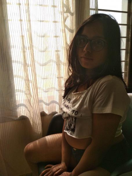 Cute Indian girl nude sex and blowjob photos