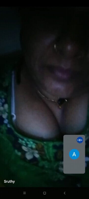 Mature bhabhi showing boobs on video call photos