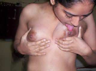 Bengaluru babe playing with her Boobs and Pussy