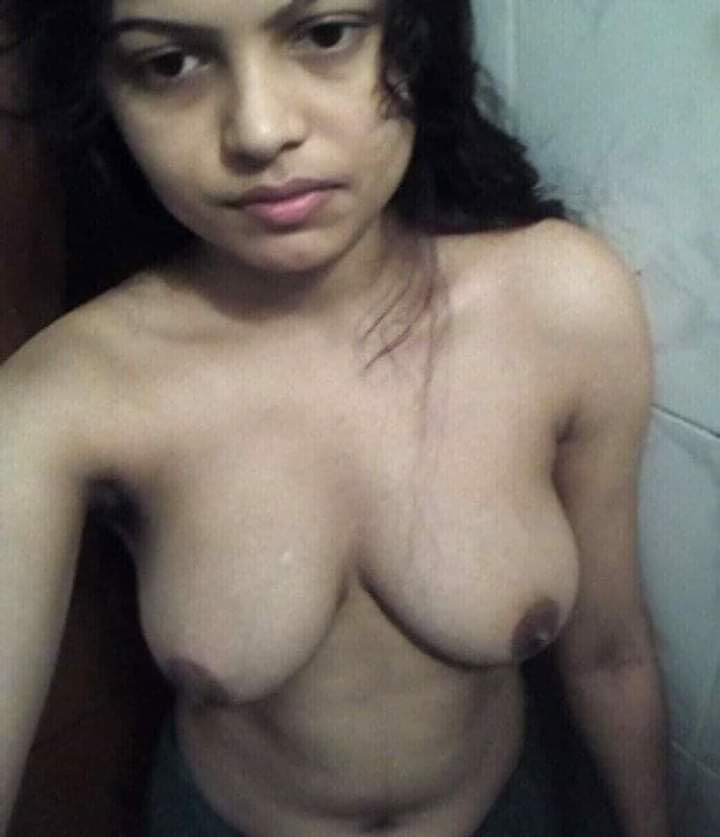 Desi hot girlfriend leaked nudes