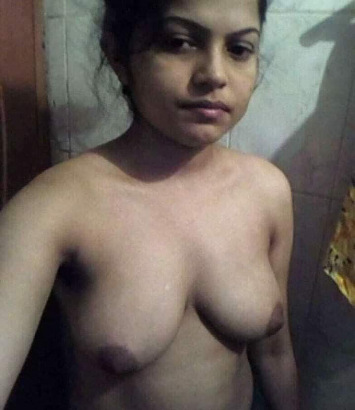 Desi hot girlfriend leaked nudes