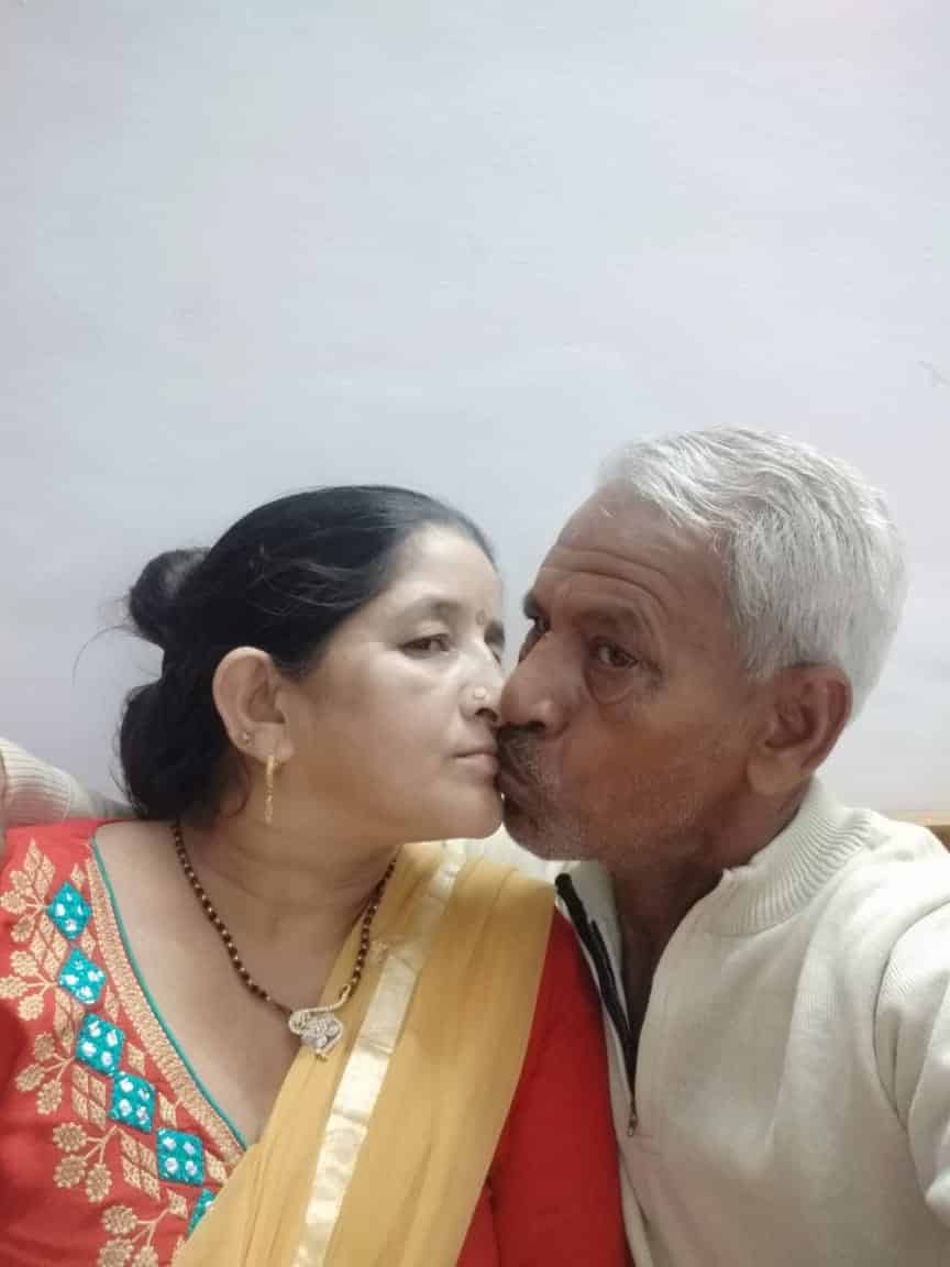 Mature couple sex photos trending online