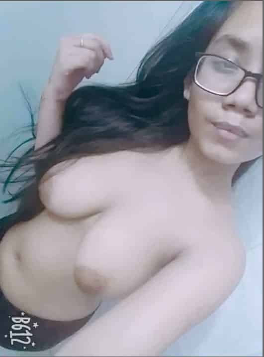 Cute Desi GF nude picture collection