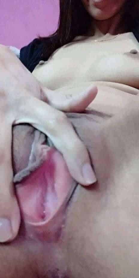 Cute desi girl selfie photos leaked online