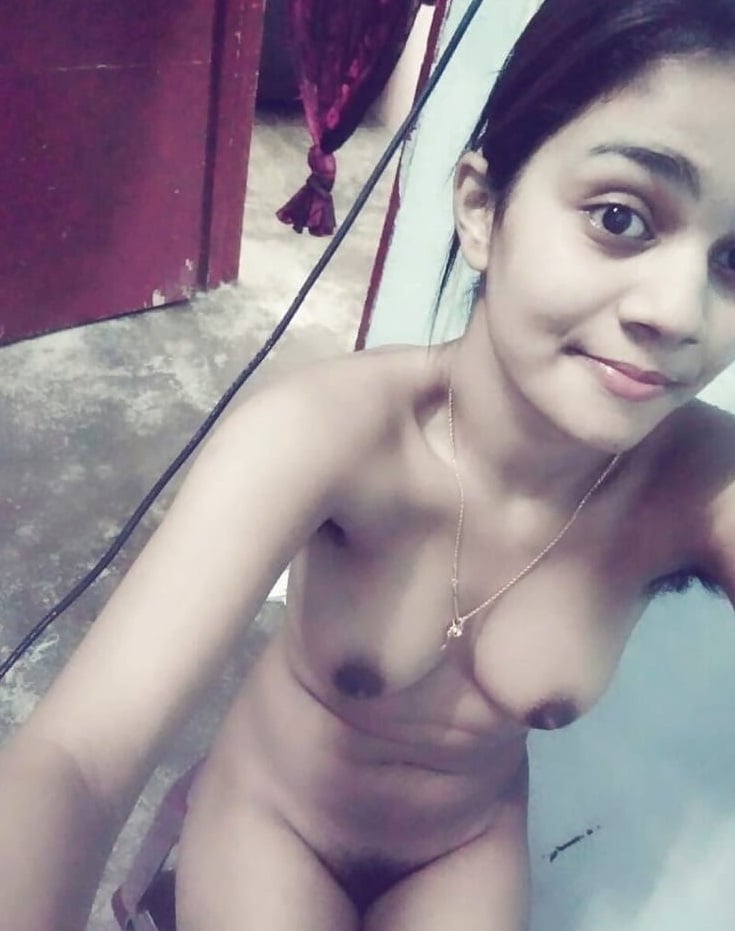Indian girl natural tits pics