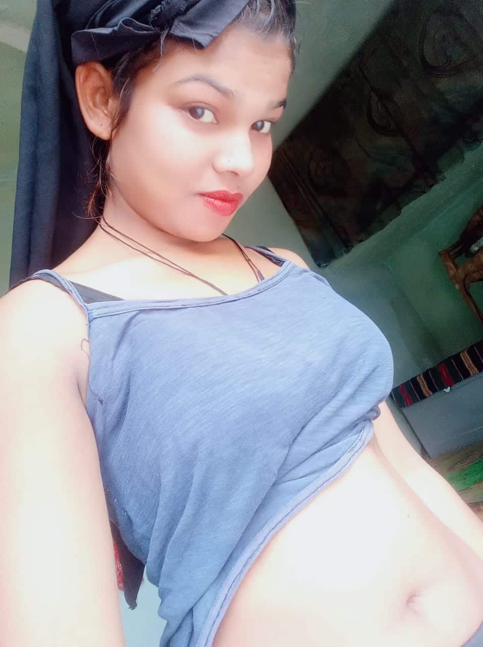 Hot Indian girl nudes circulating on the net