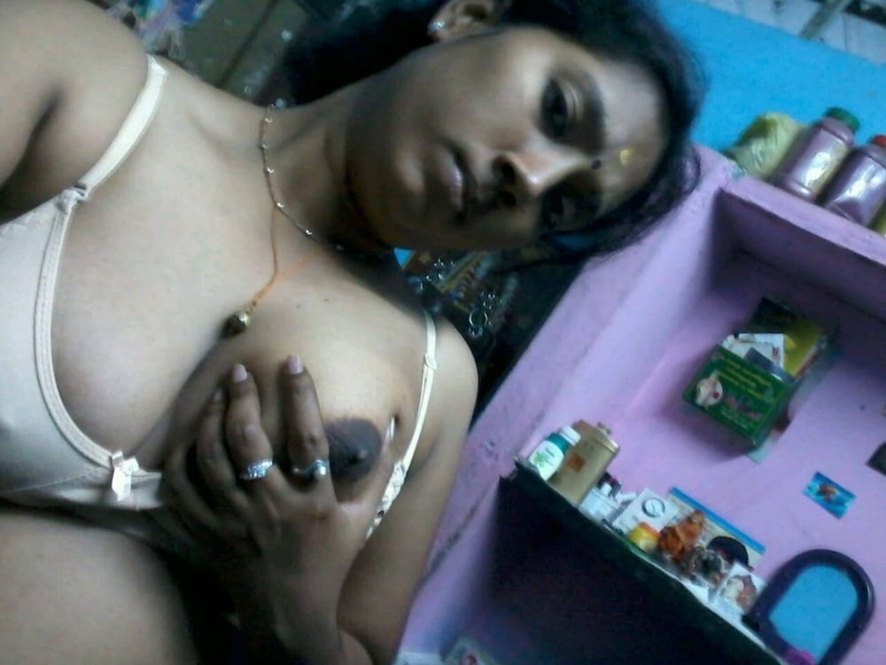Mallu girlfriend nude pics shared online