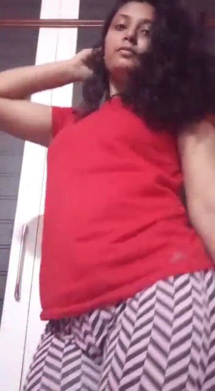 Hot Indian girl stripping clothes nude photos