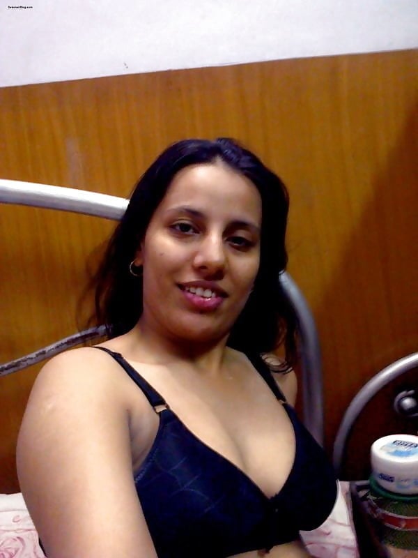 Indian girl shower selfies have turned me hotter