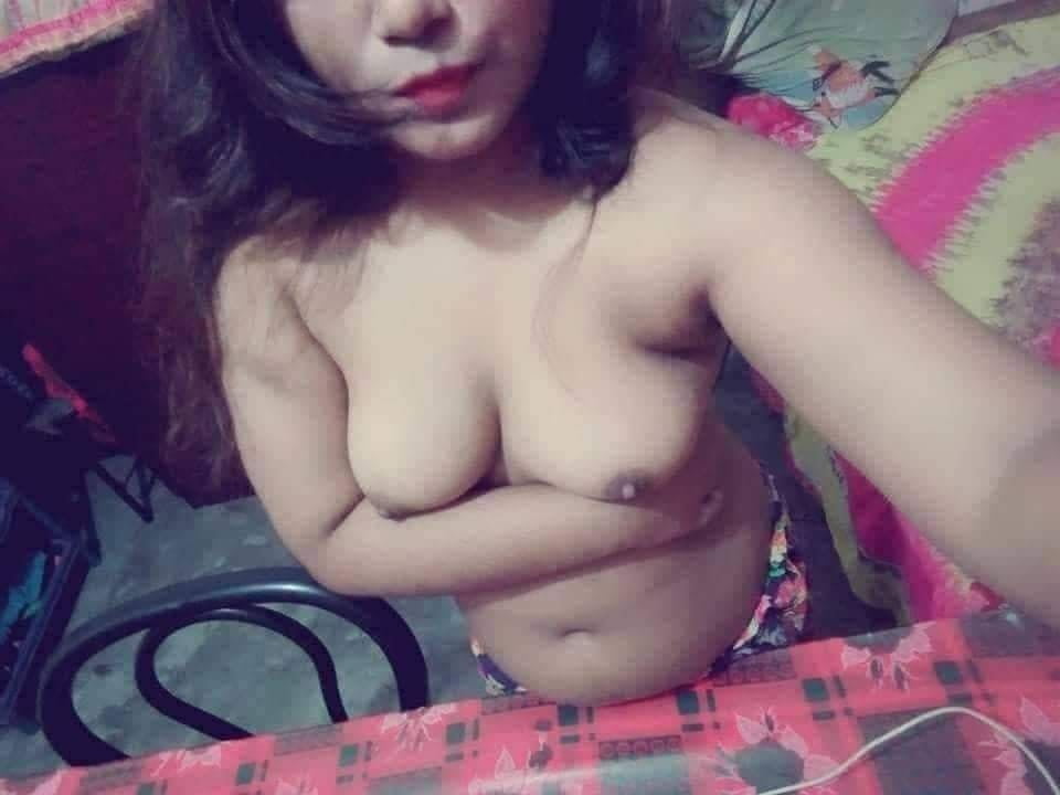 Hot new Desi girl pics leaked online