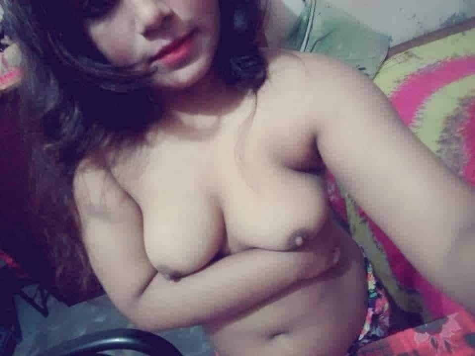 Hot new Desi girl pics leaked online
