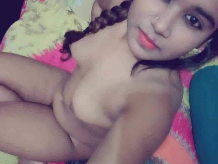 Hot new Desi girl pics leaked online