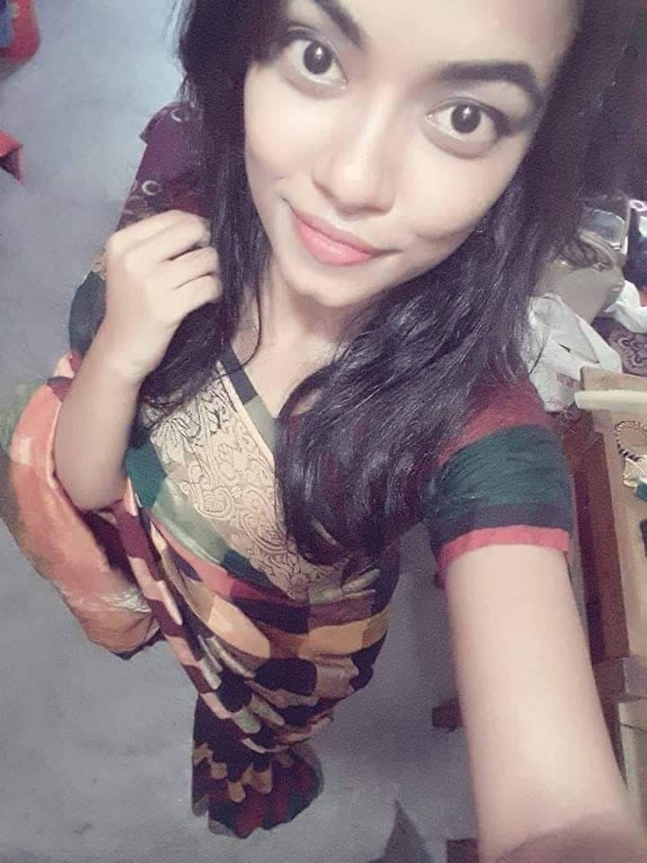 Hot new Desi girl pics leaked online